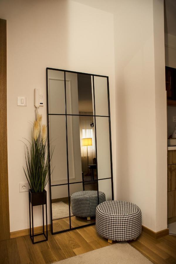 Room21 Free Garage Novi Sad Exterior photo