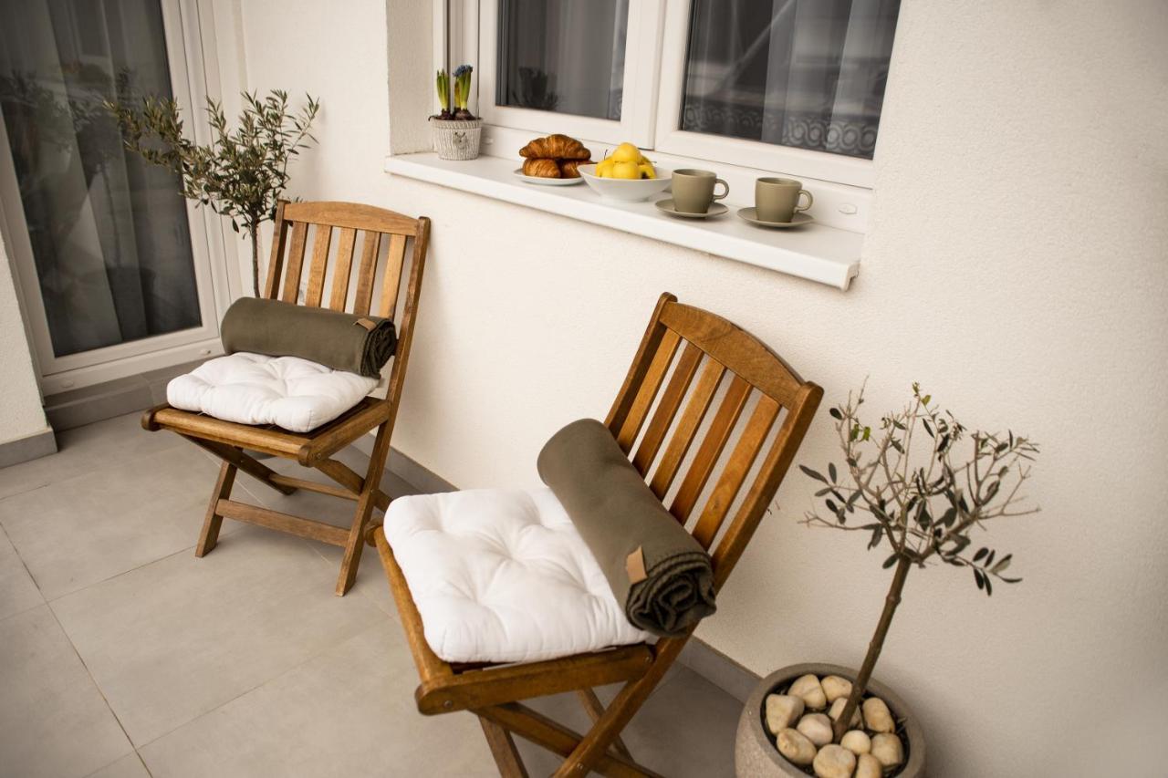 Room21 Free Garage Novi Sad Exterior photo
